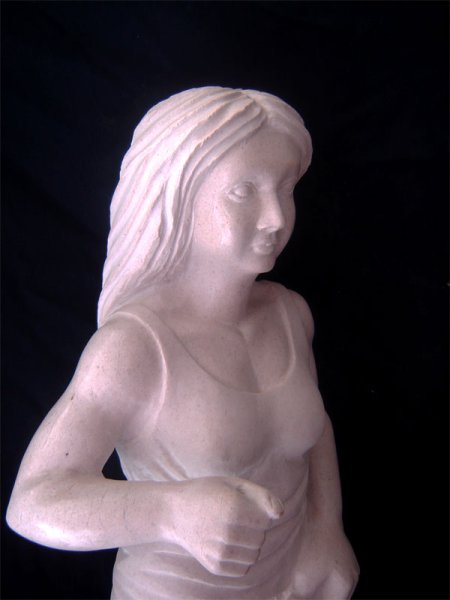 مجسمه سنگی
