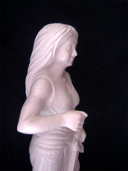 مجسمه سنگی